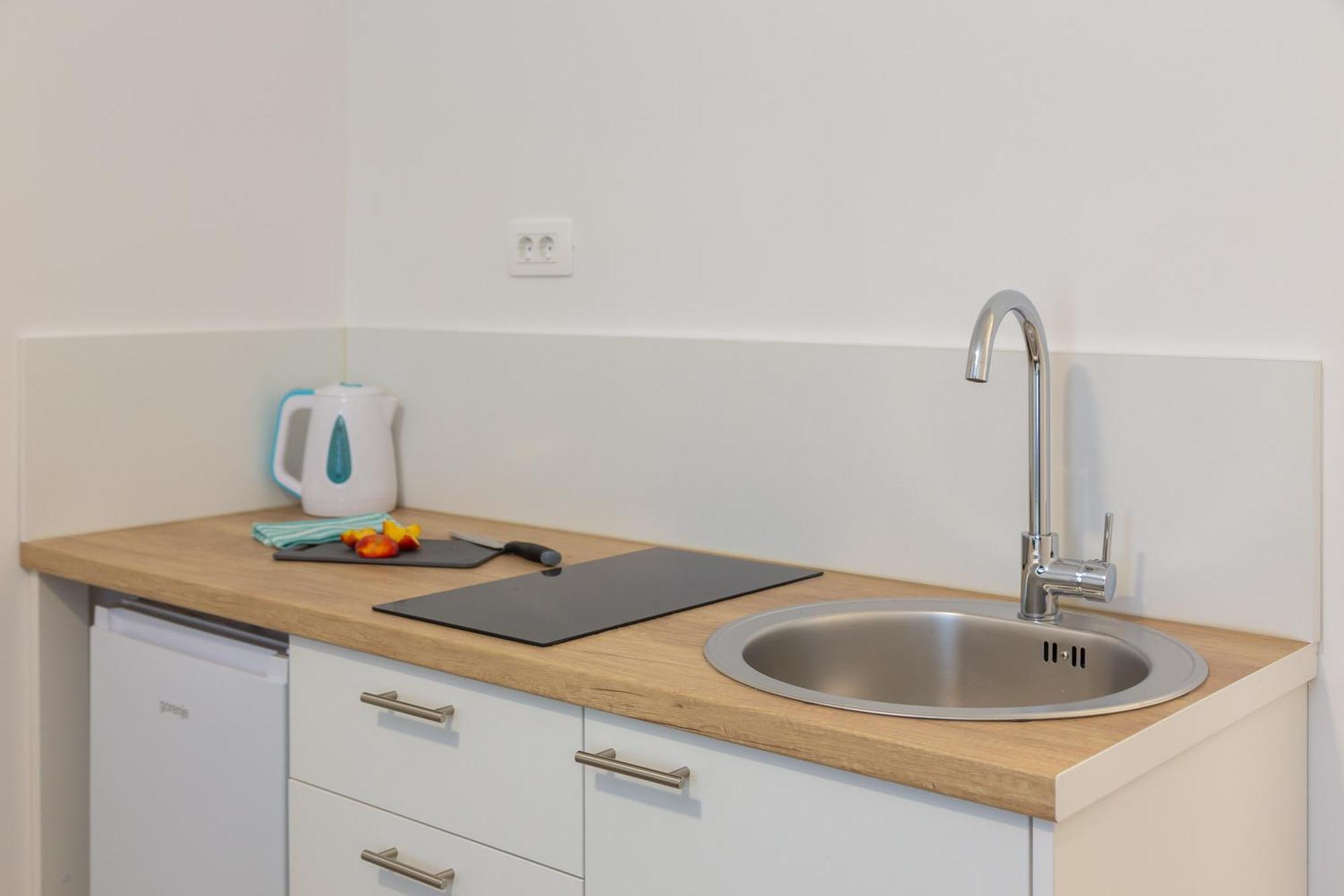 Beachfront Apartments Providenca With Free Parking Makarska Zimmer foto