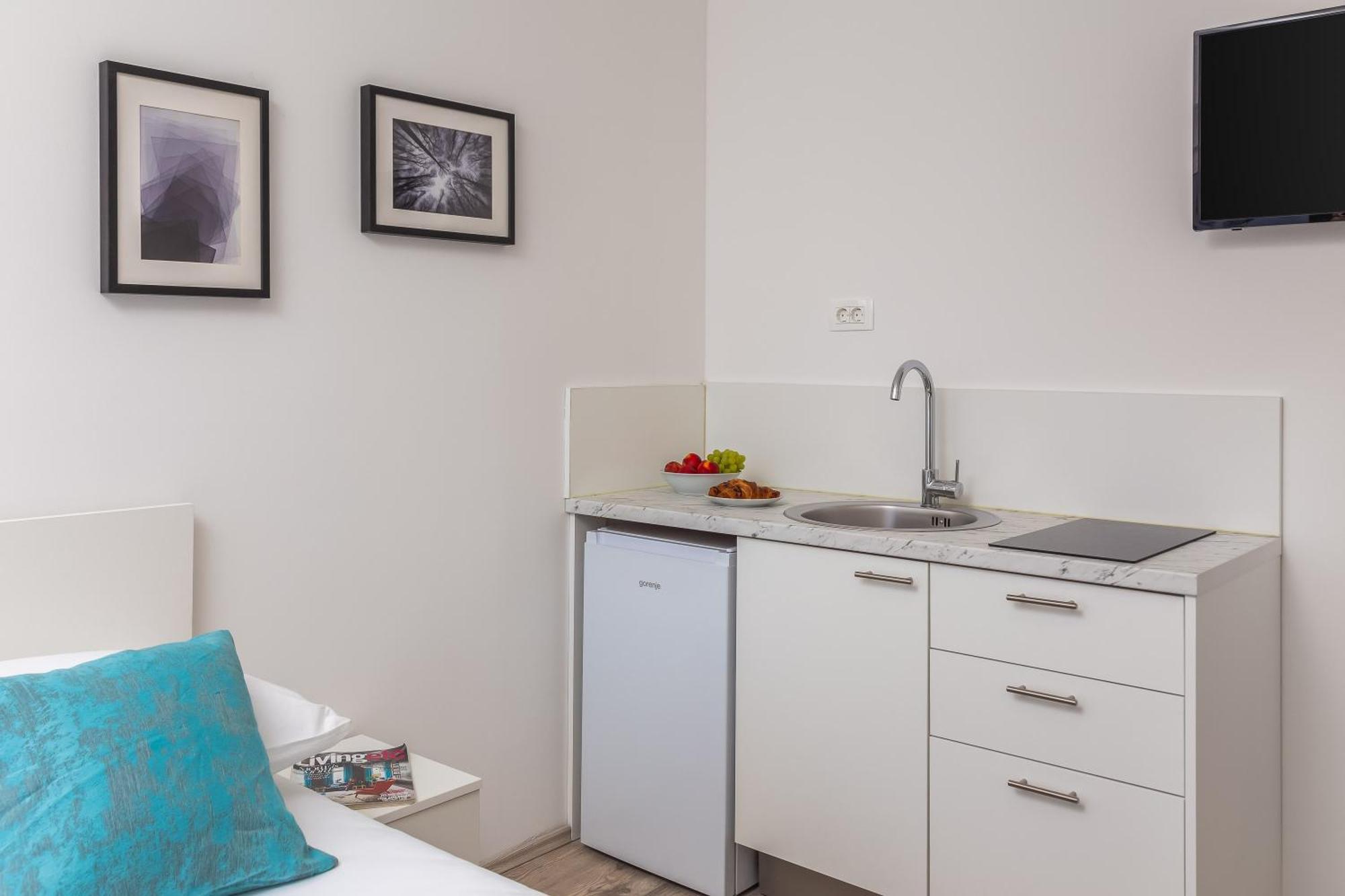 Beachfront Apartments Providenca With Free Parking Makarska Zimmer foto