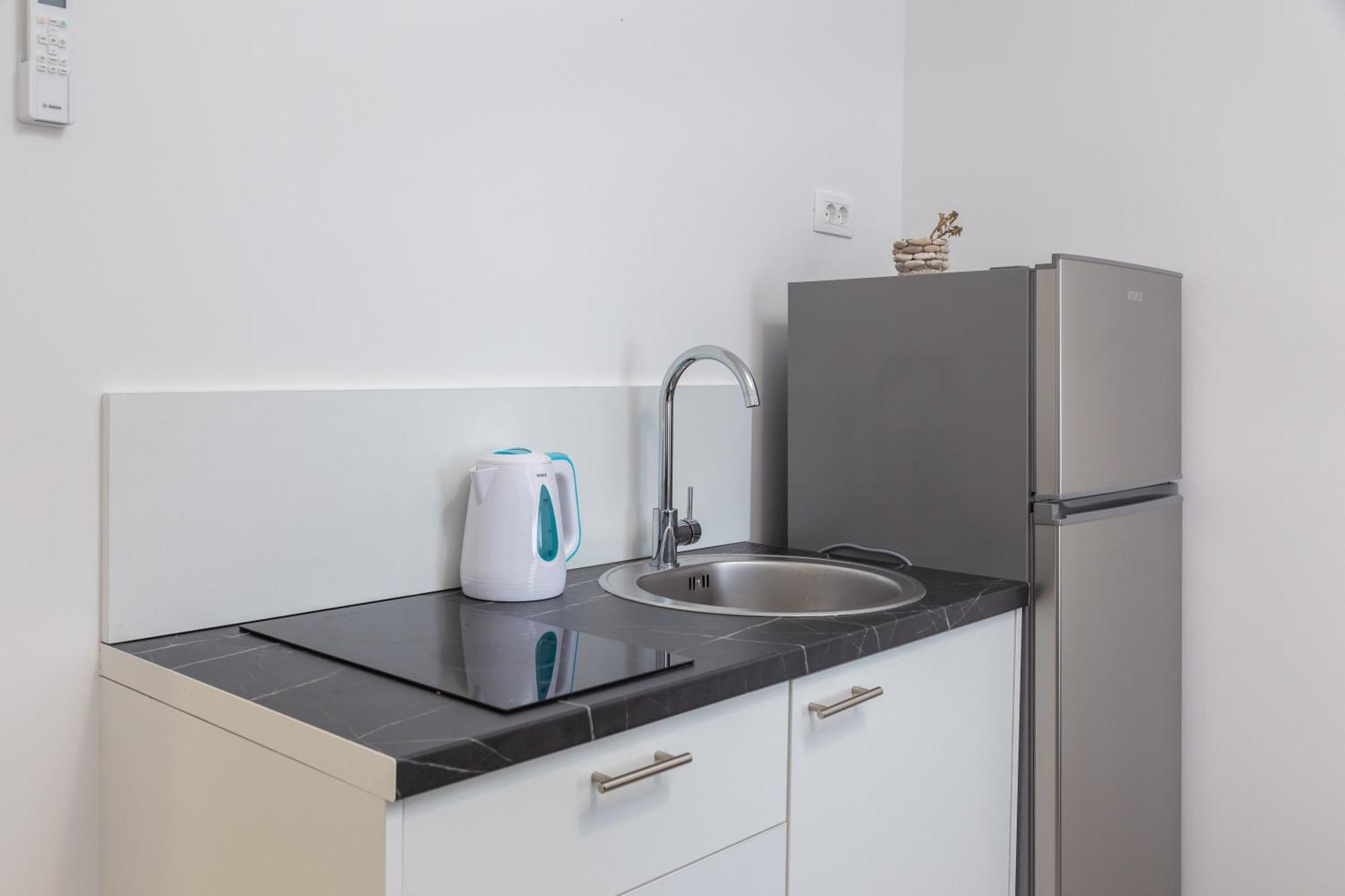 Beachfront Apartments Providenca With Free Parking Makarska Zimmer foto