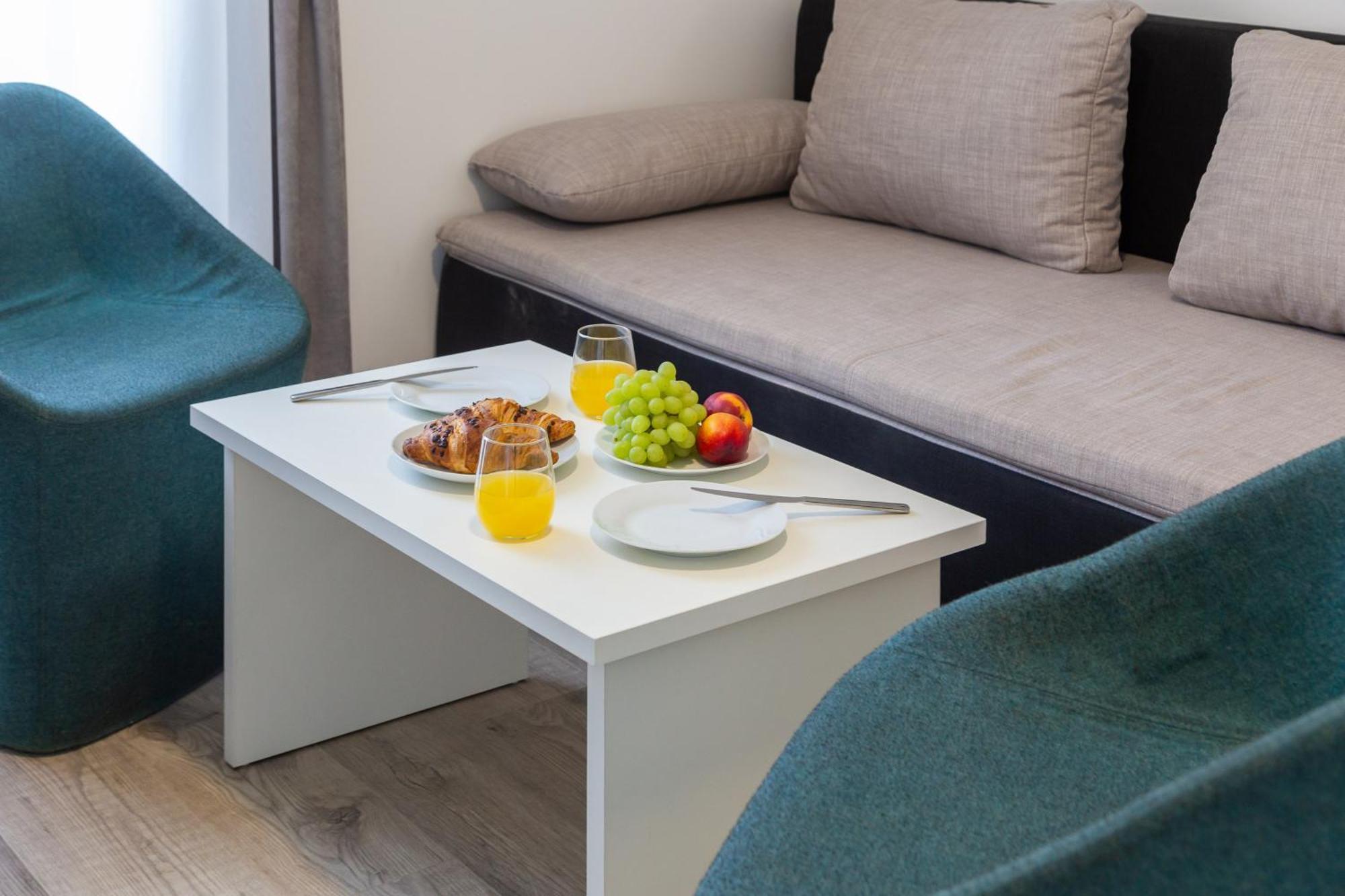 Beachfront Apartments Providenca With Free Parking Makarska Exterior foto