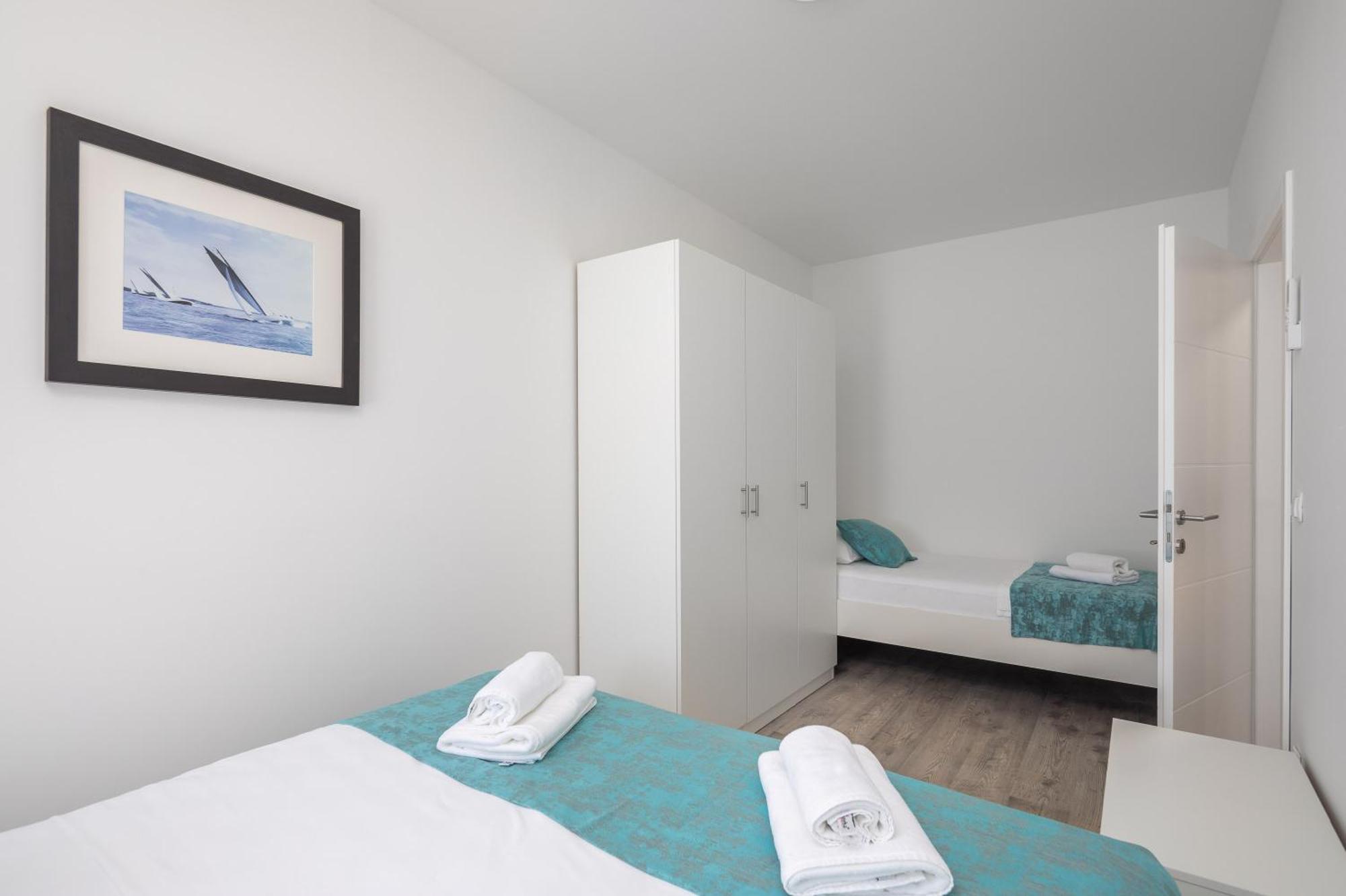 Beachfront Apartments Providenca With Free Parking Makarska Zimmer foto