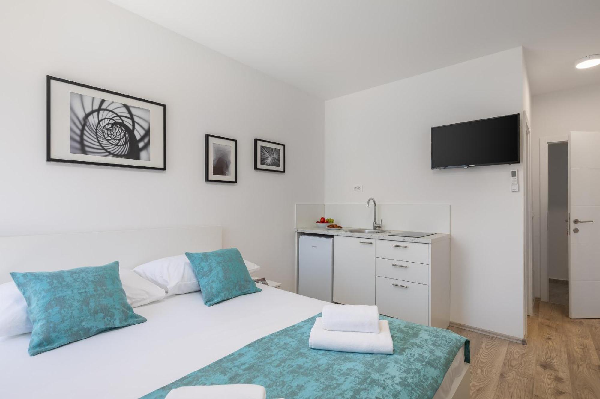 Beachfront Apartments Providenca With Free Parking Makarska Zimmer foto
