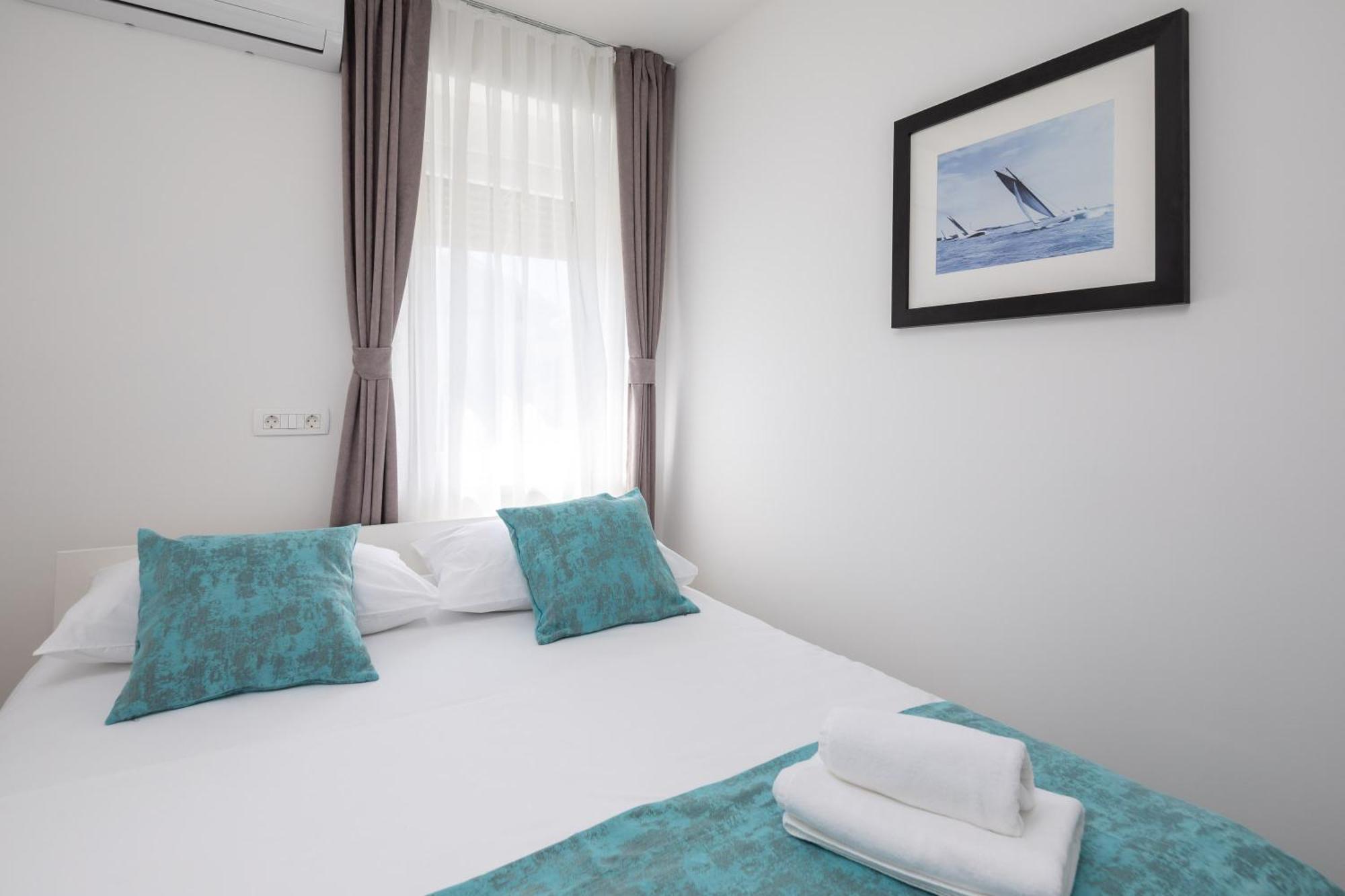 Beachfront Apartments Providenca With Free Parking Makarska Zimmer foto