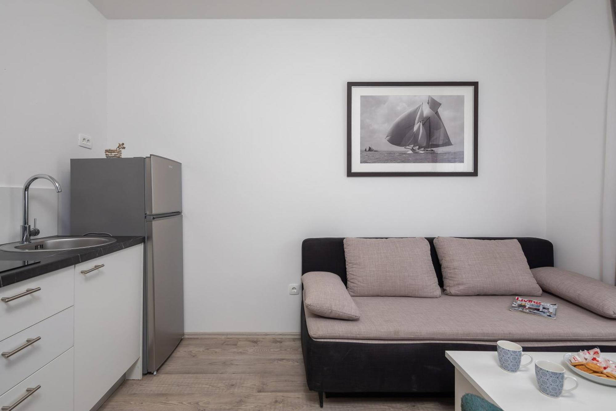 Beachfront Apartments Providenca With Free Parking Makarska Zimmer foto
