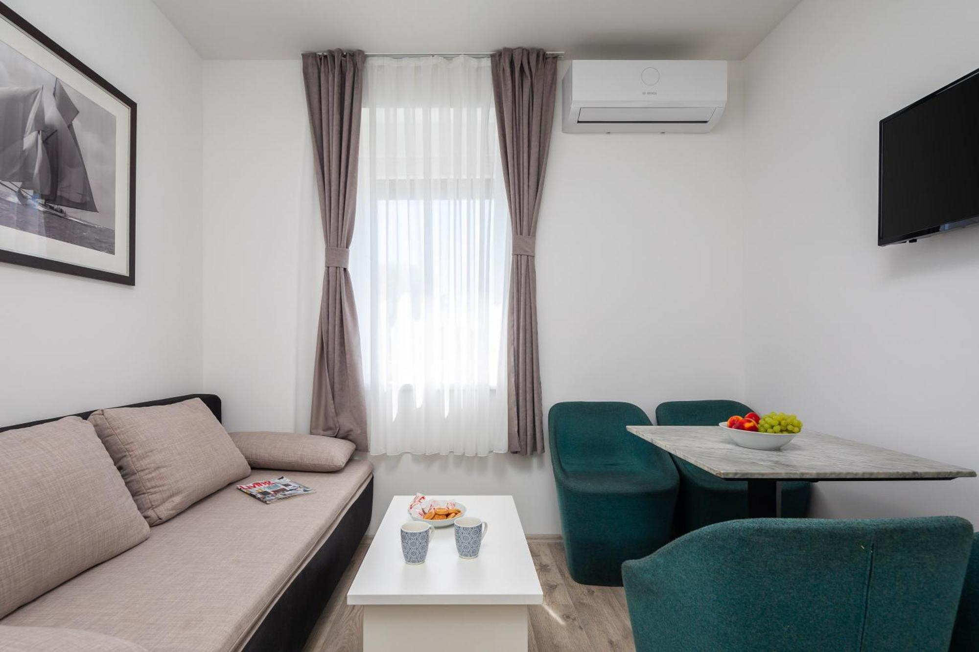 Beachfront Apartments Providenca With Free Parking Makarska Exterior foto