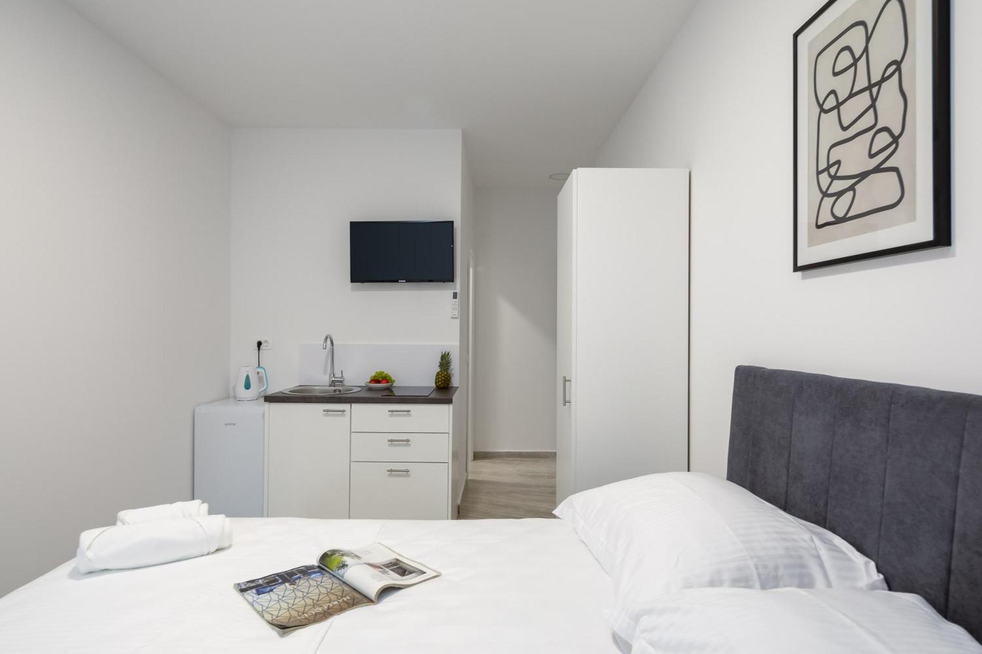 Beachfront Apartments Providenca With Free Parking Makarska Zimmer foto