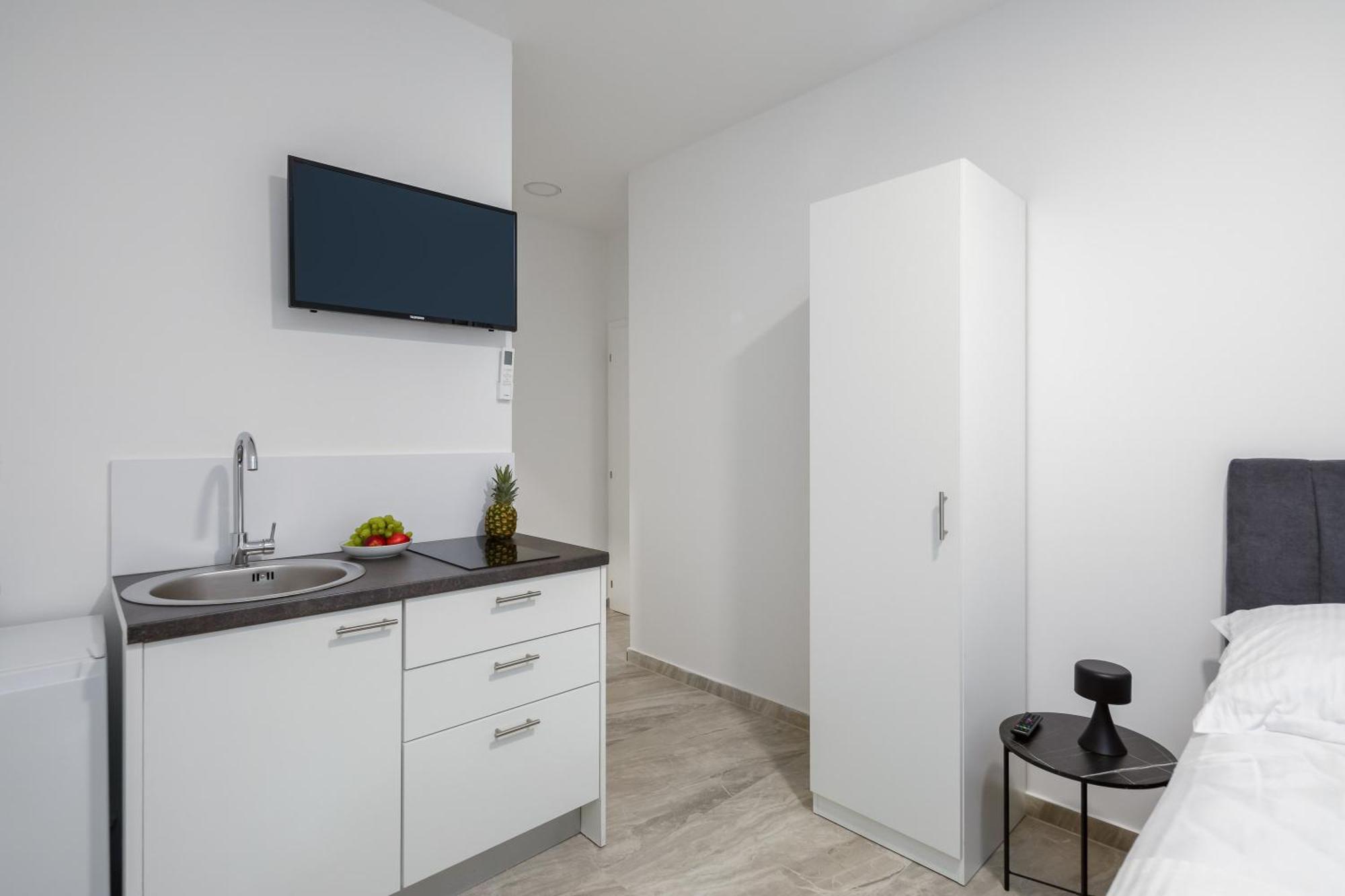 Beachfront Apartments Providenca With Free Parking Makarska Zimmer foto