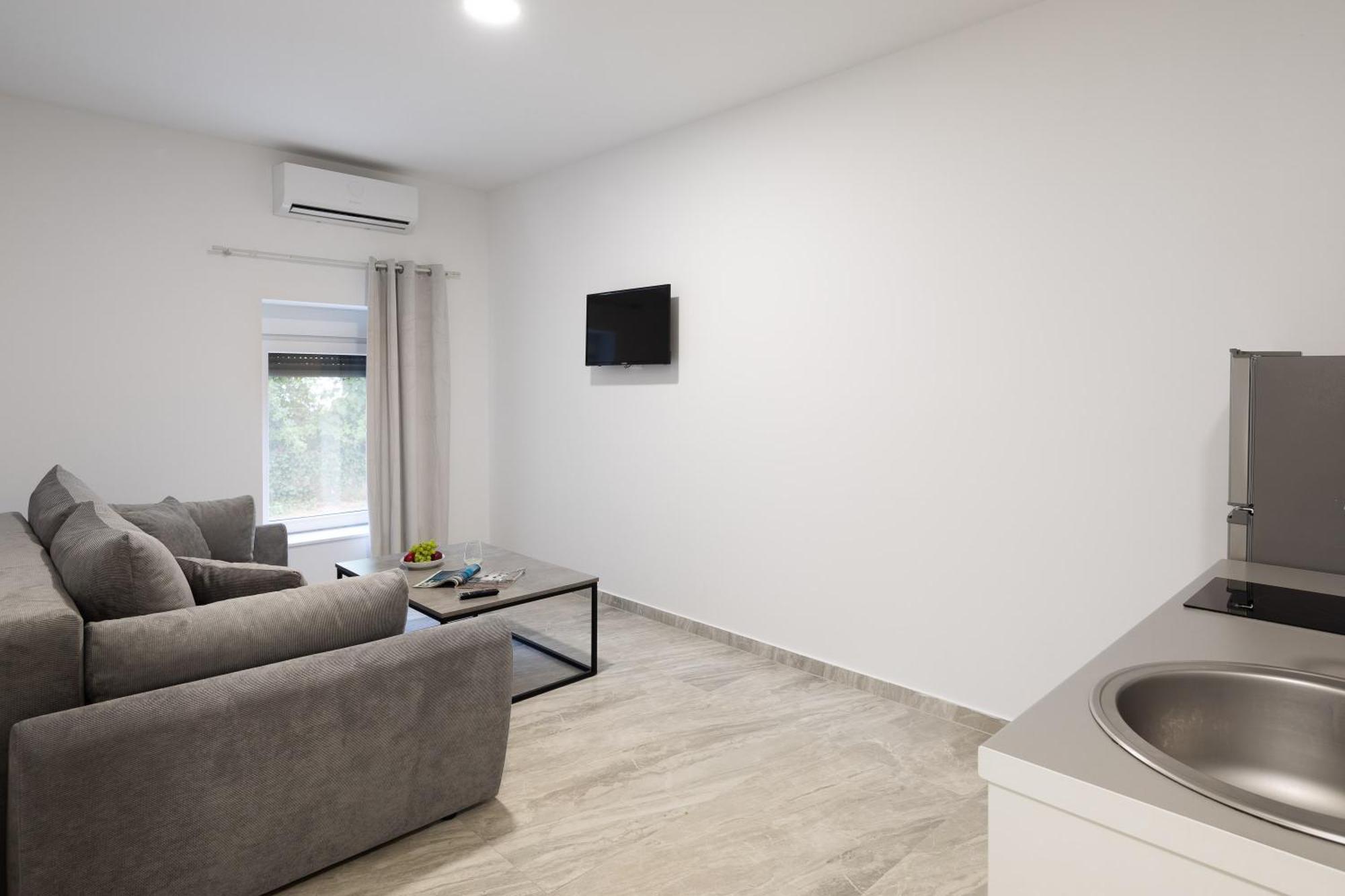 Beachfront Apartments Providenca With Free Parking Makarska Zimmer foto