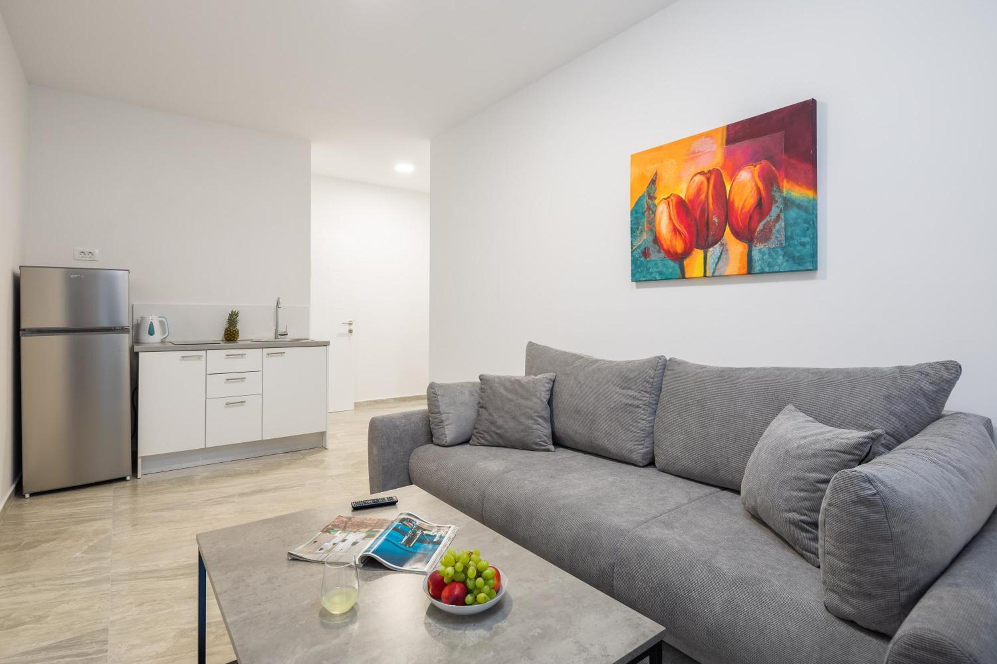Beachfront Apartments Providenca With Free Parking Makarska Zimmer foto