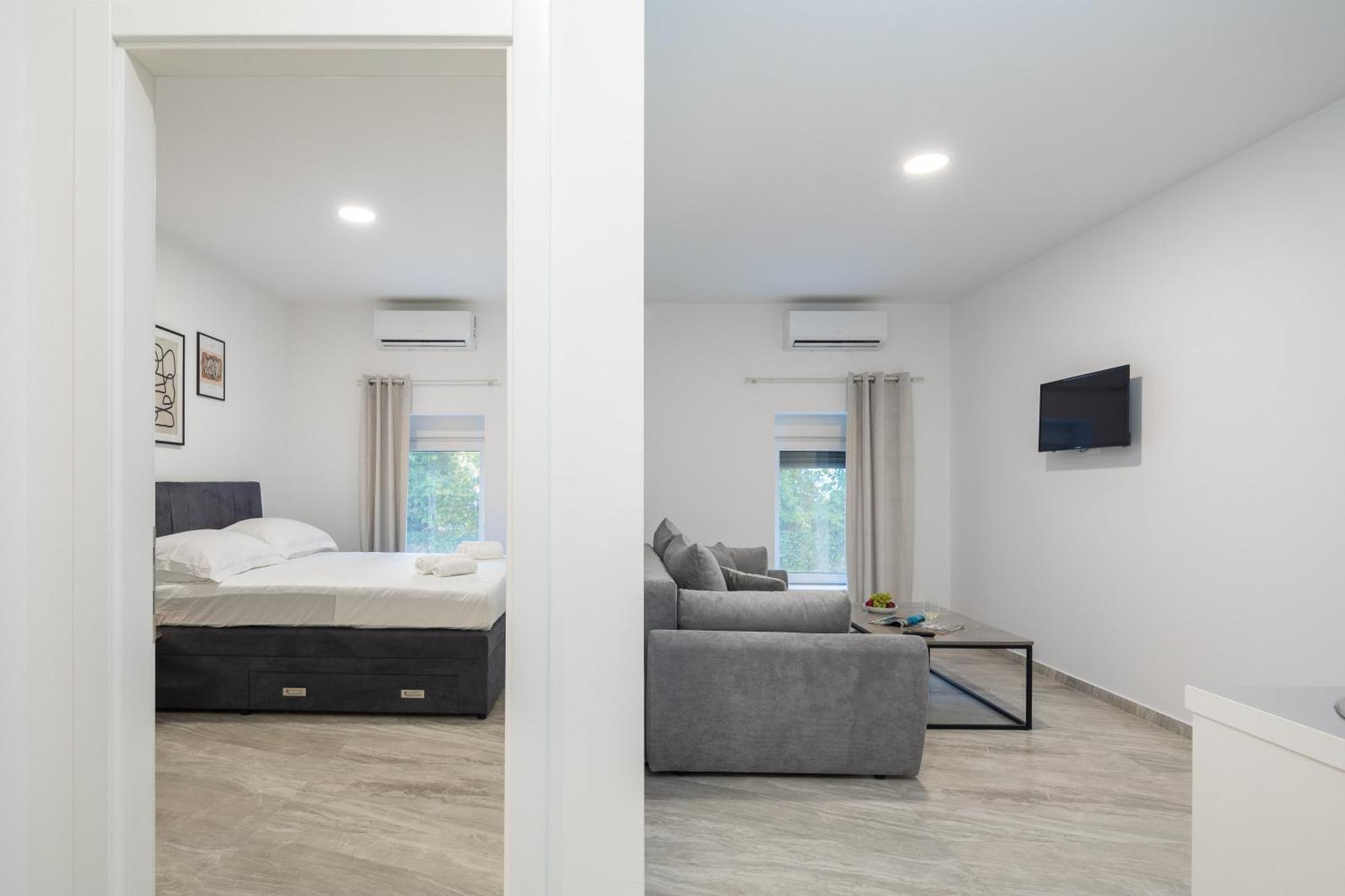 Beachfront Apartments Providenca With Free Parking Makarska Zimmer foto